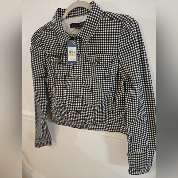 Tommy Hilfiger - Picture 2 of 3